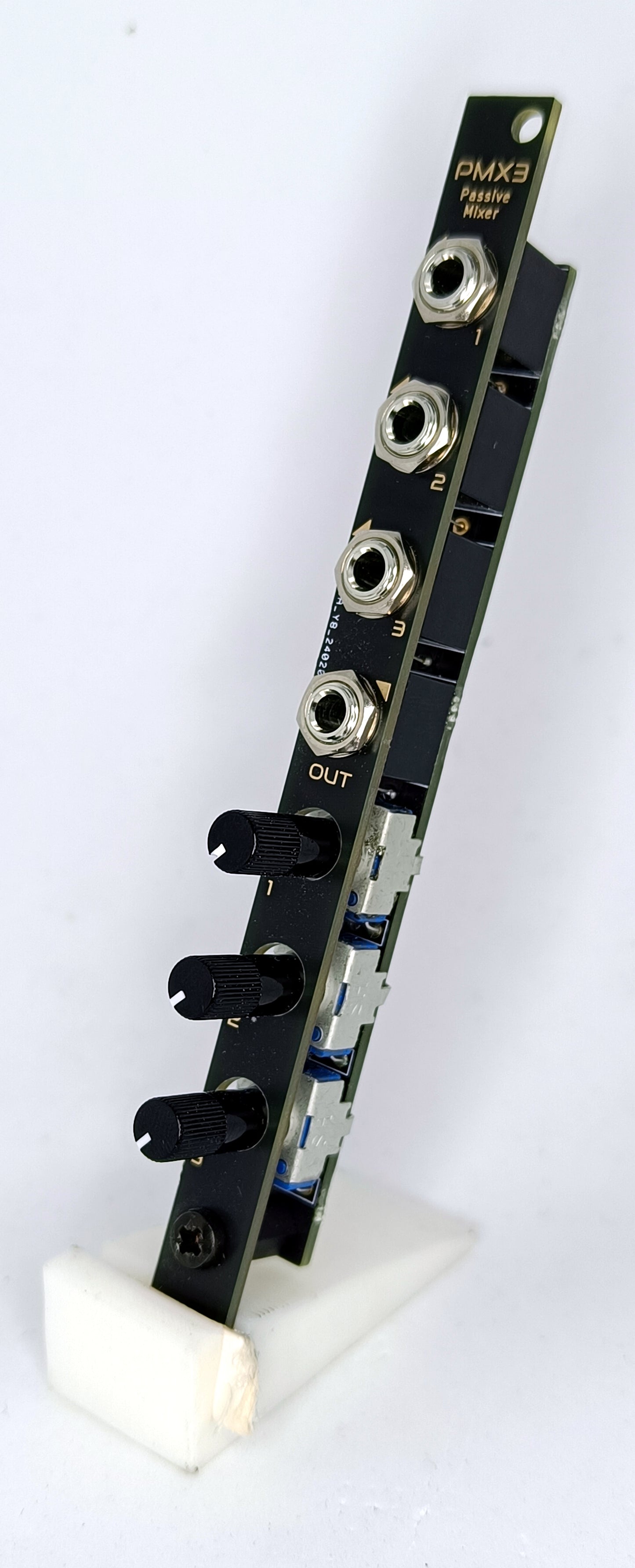 PMX3.2 - 3-channel passive mixer (2HP - black panel)