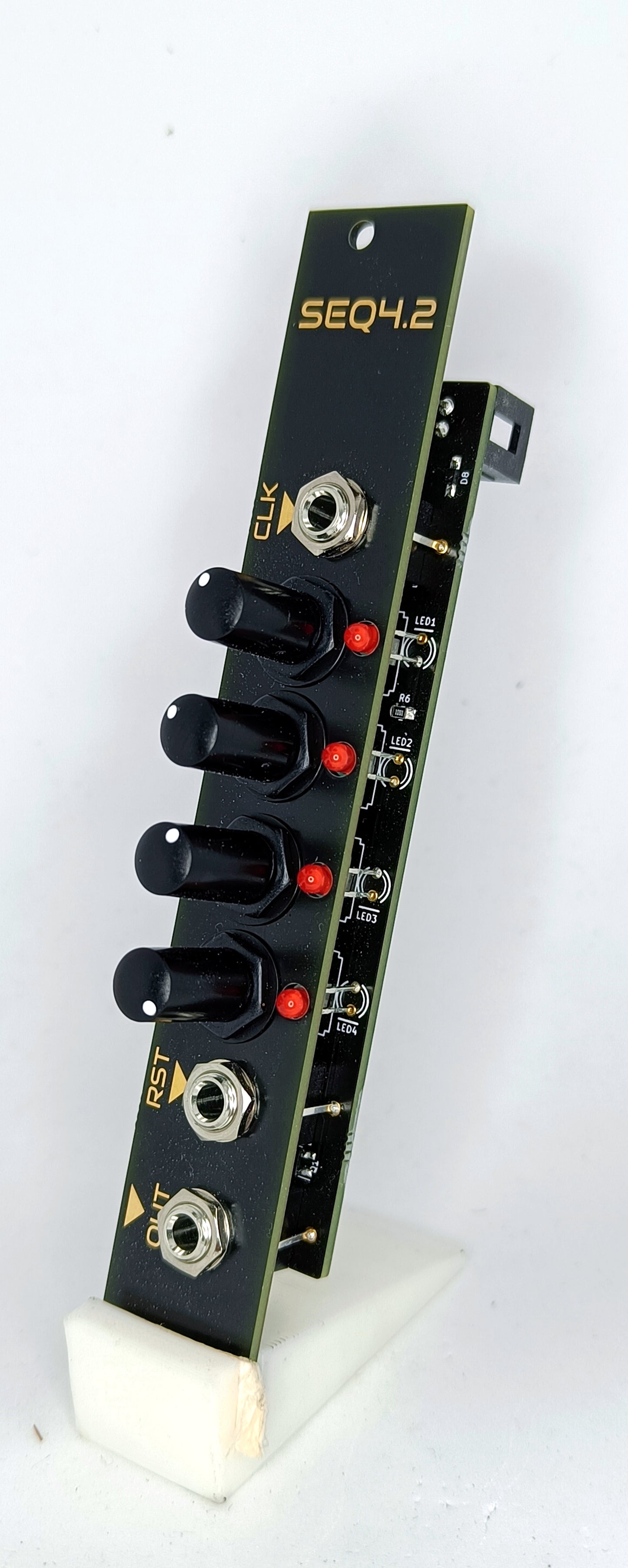 SEQ4.2: 4-step CV sequencer with reset (4HP)