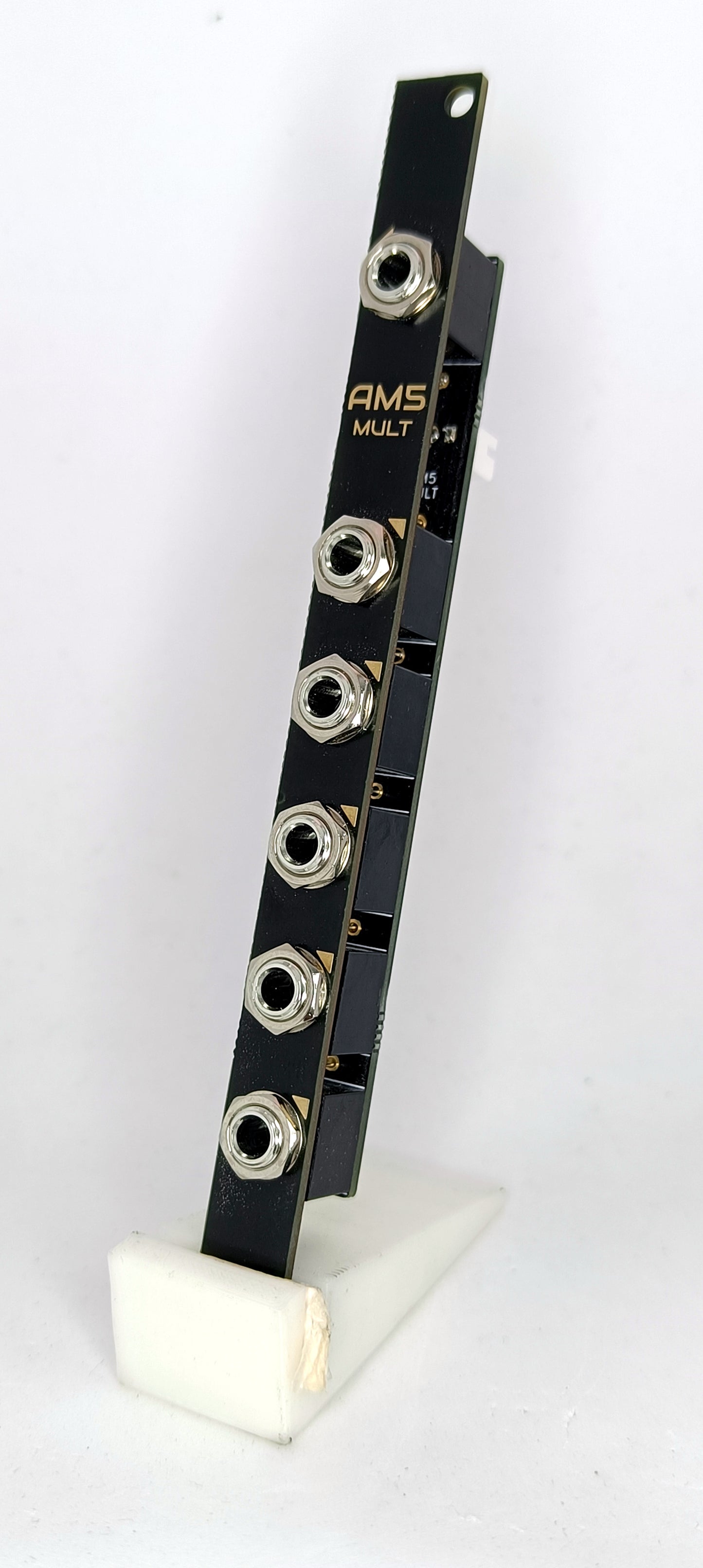 AM5: 5-way buffered multiple module (2HP - updated design)