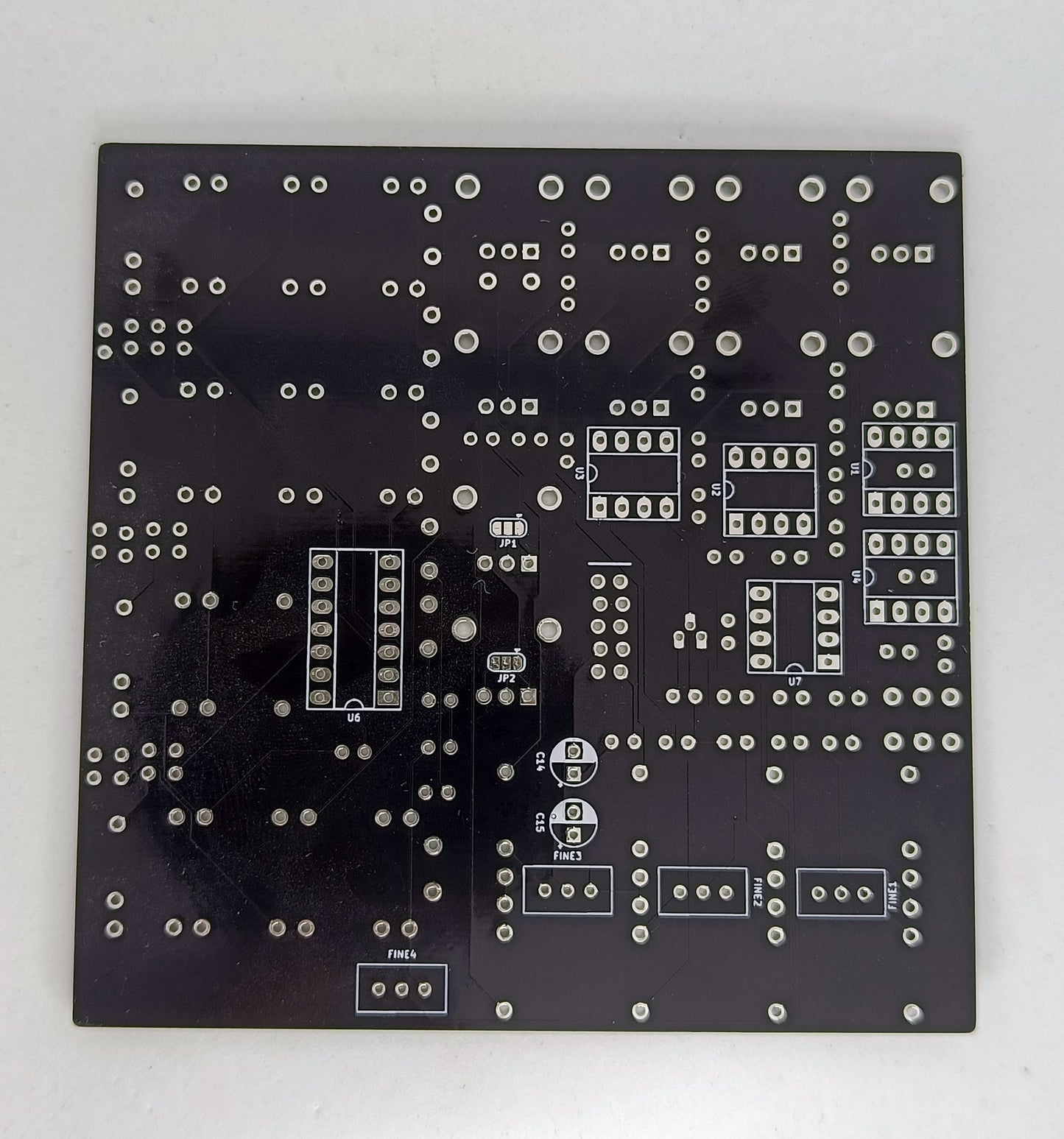 XO106r5: Quad square-wave drone module with patchable logic and filter (PCB/panel)