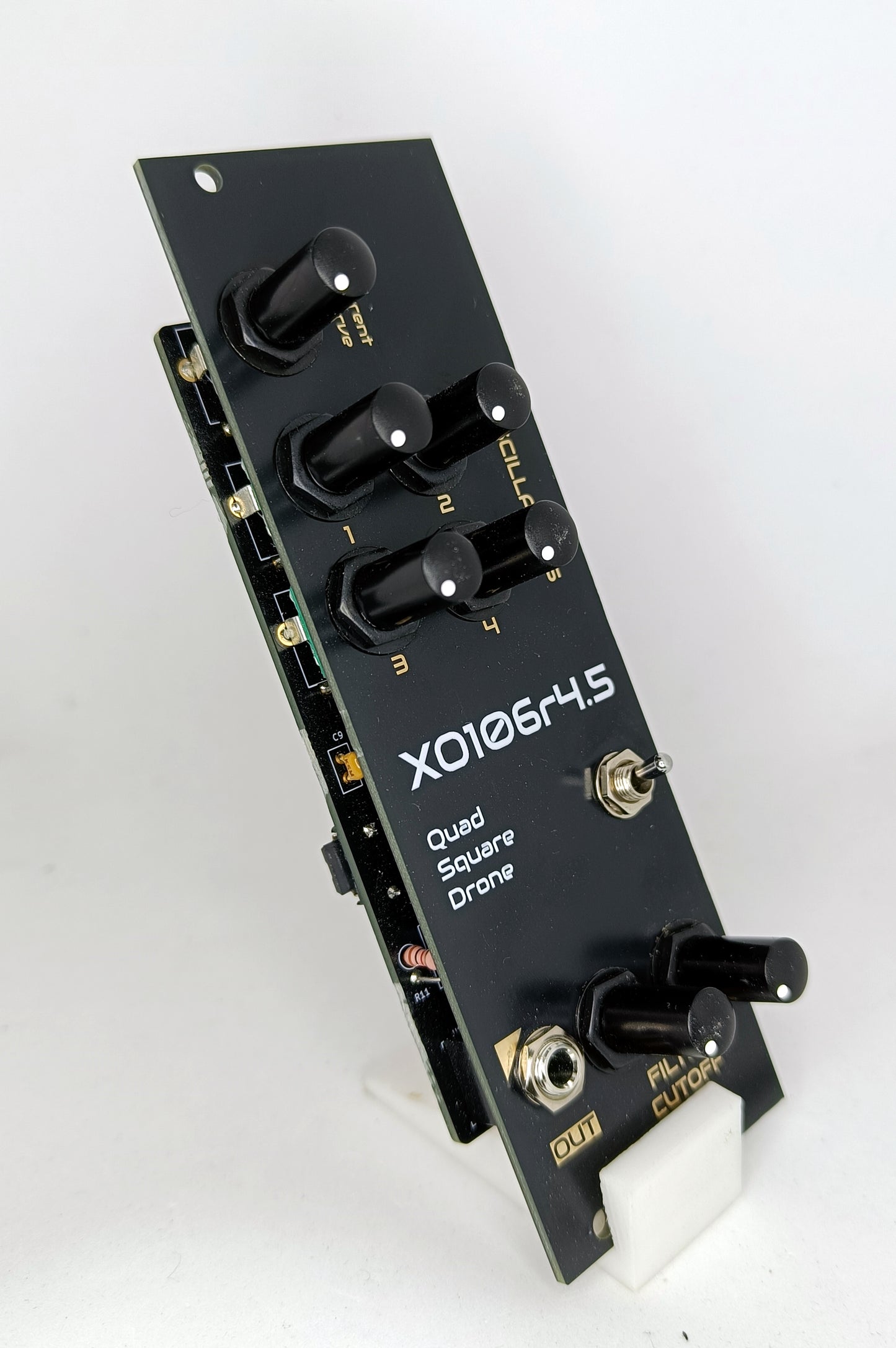 XO106r4.5 - quad oscillator drone with current starve (8HP)