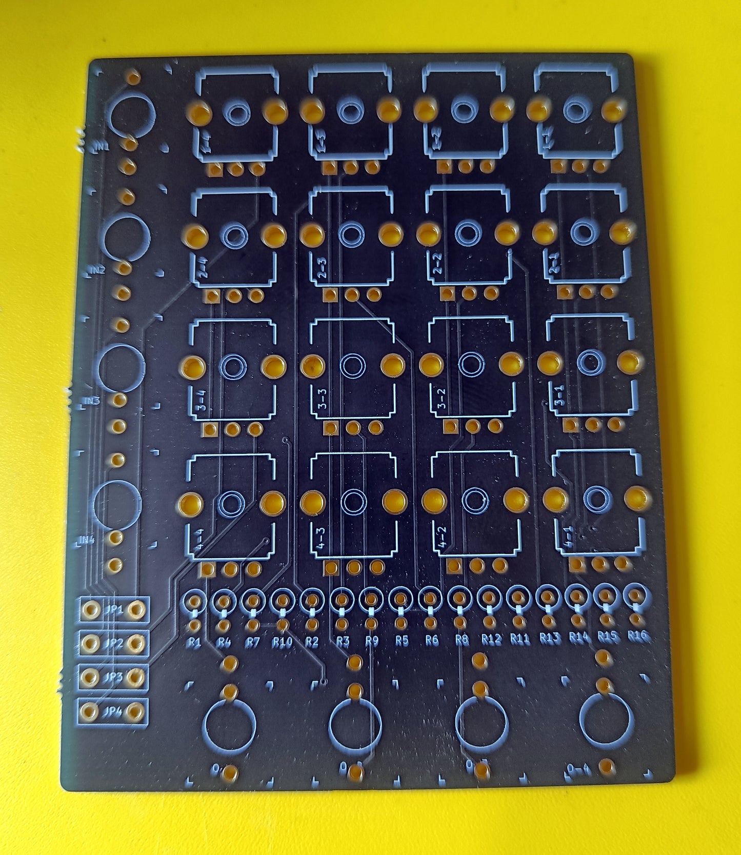 PM4x4: 4x4 passive matrix mixer PCB/panel set (14HP)