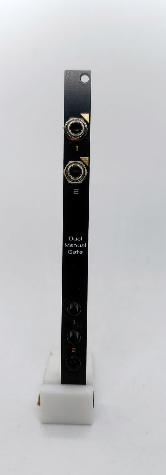 QuiteSmallGate: dual manual gate module (2HP)