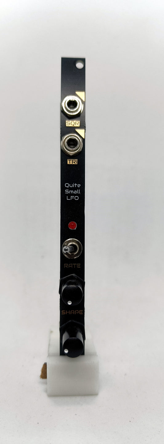 QuiteSmallLFO: Square/ramp LFO (2HP)