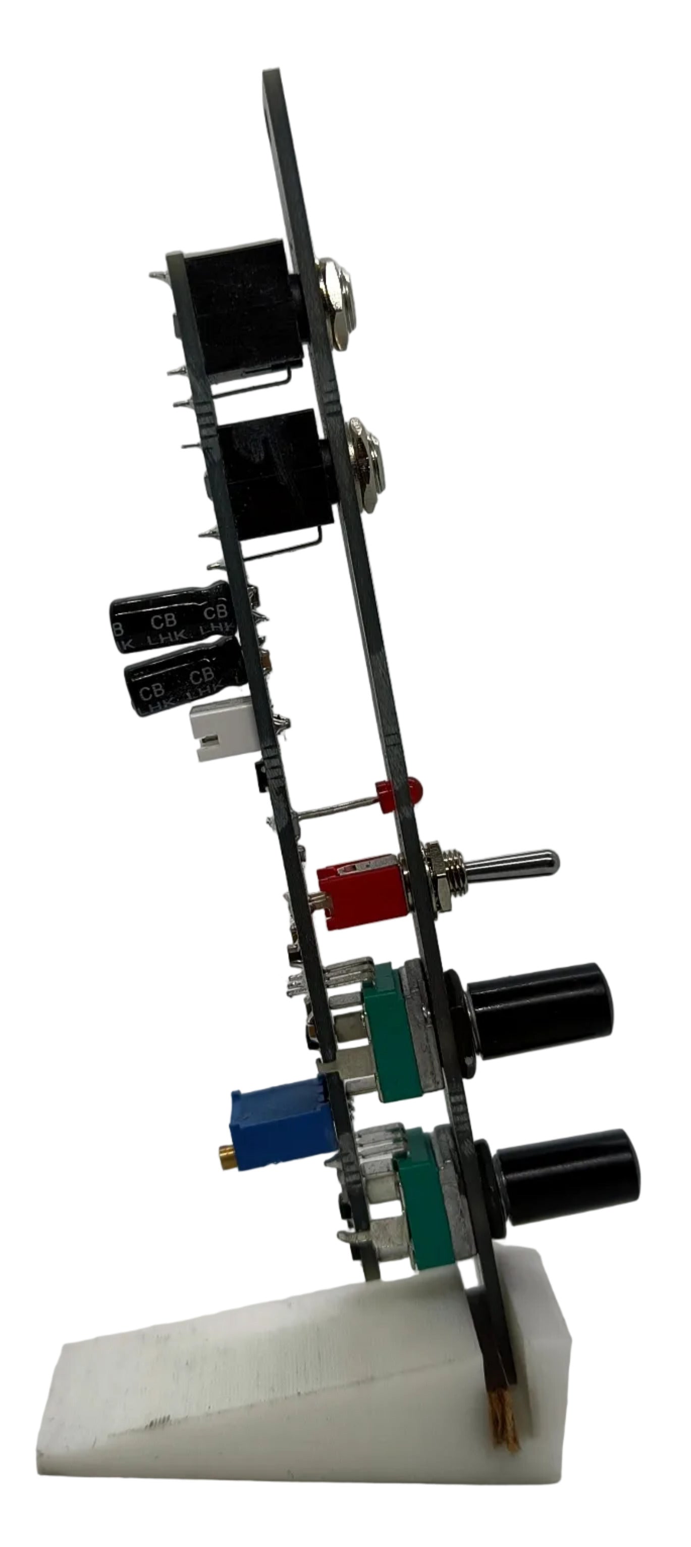 QuiteSmallLFO: Square/ramp LFO/clock module (2HP)