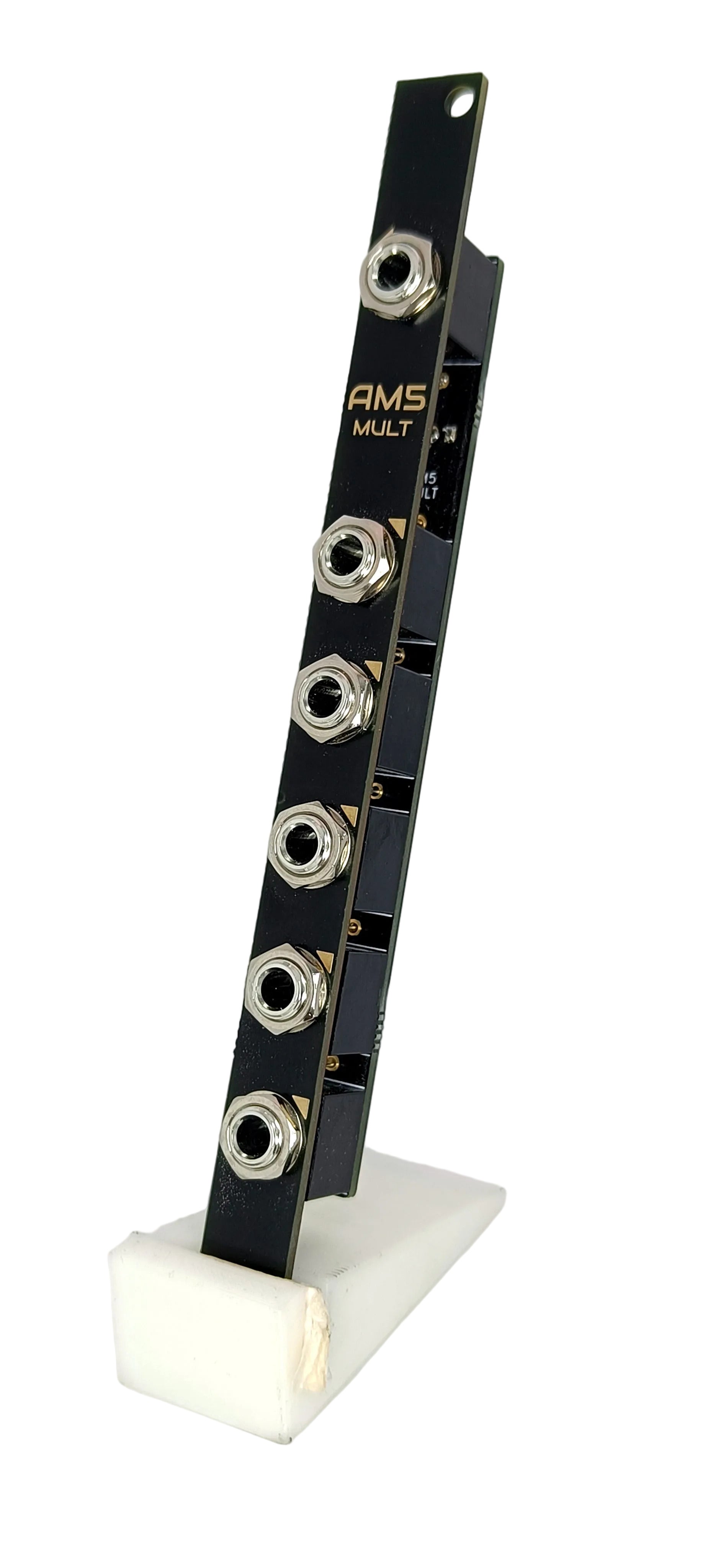 AM5: 5-way buffered multiple module (2HP - updated design) – York Modular