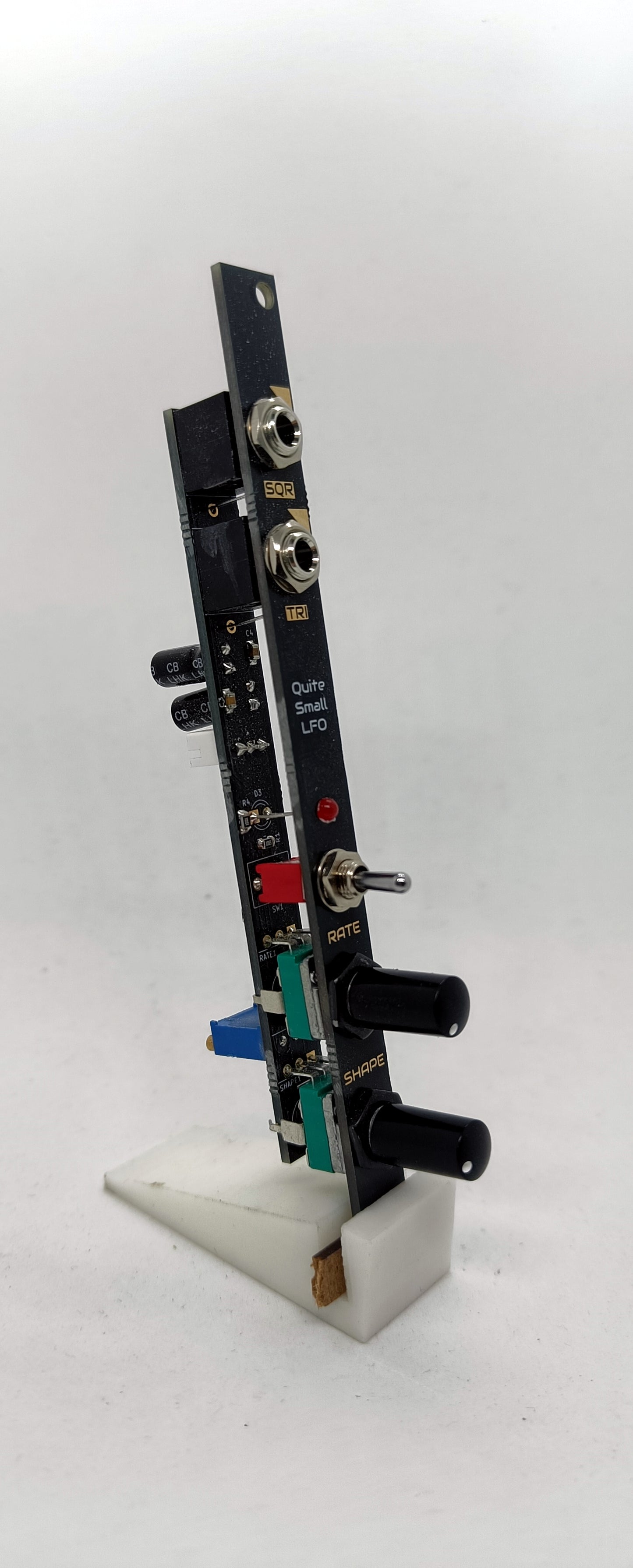 QuiteSmallLFO: Square/ramp LFO (2HP)