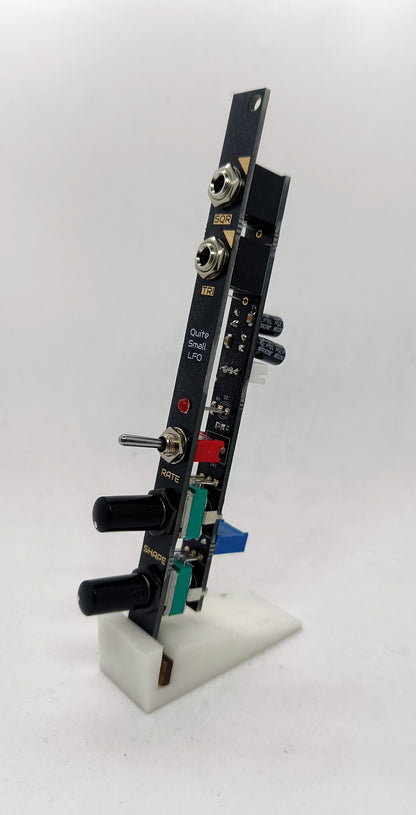 QuiteSmallLFO: Square/ramp LFO (2HP)