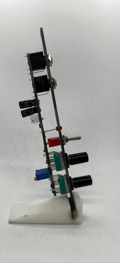 QuiteSmallLFO: Square/ramp LFO (2HP)