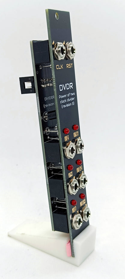 DVDR: Power-of-two clock divider (4HP)