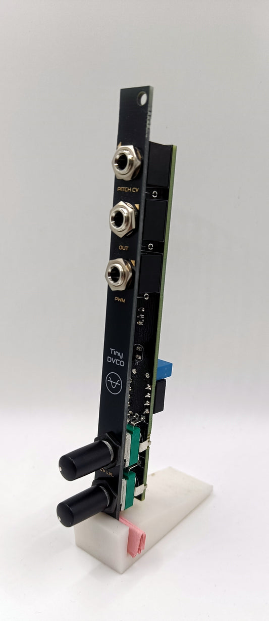 TinyDVCOv2: AVR-based wavetable digital VCO (2HP - updated design)