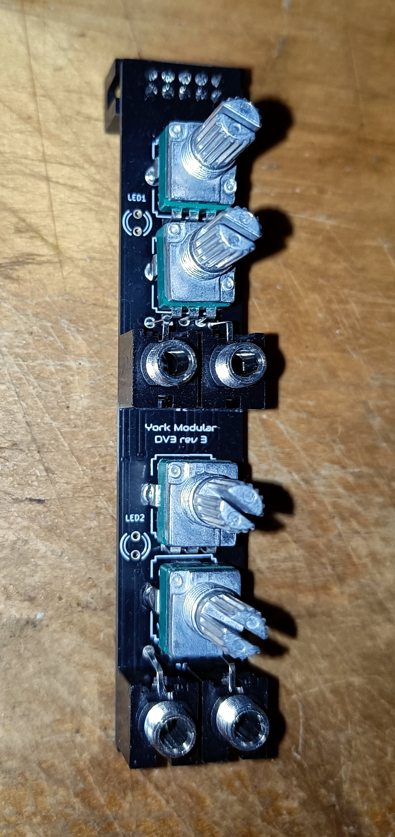 DV3.2: bare module (no faceplate) - 4HP