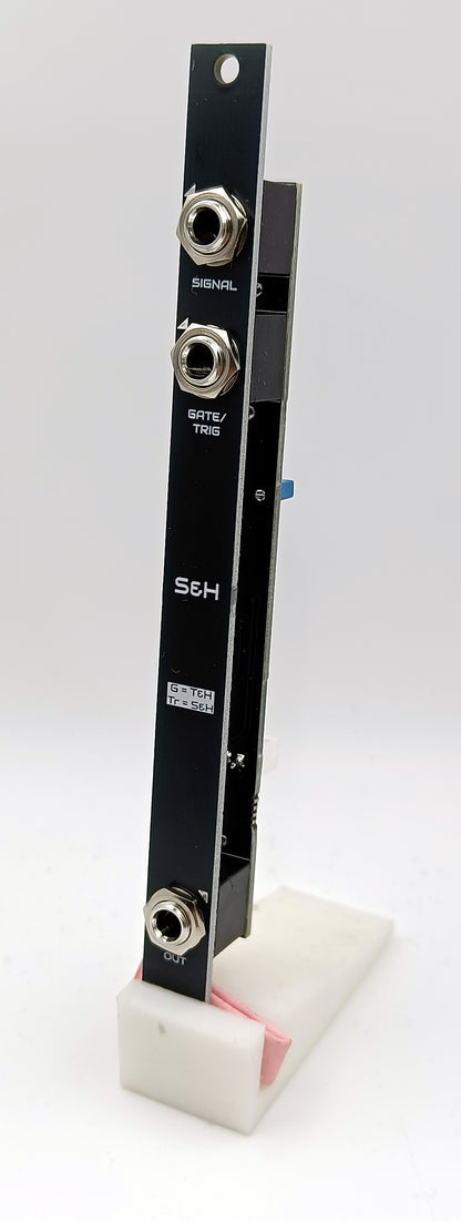 S&H: Sample and hold/track and hold (2HP)