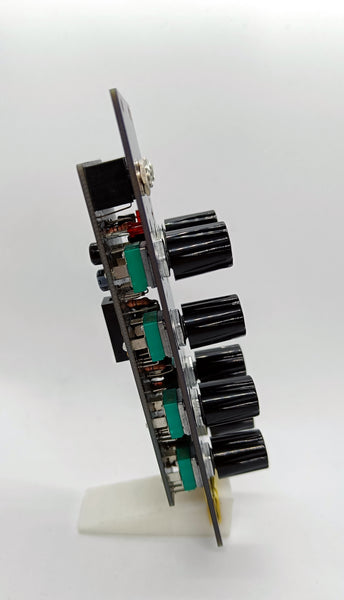 DWS4: 4-stage diode waveshaper (8HP)
